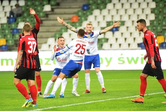 W sobotnim meczu 24. kolejki Fortuna 1. Ligi Podbeskidzie Bielsko-Biała pokonało Bytovię Bytów 3-1. Bramki dla gospodarzy zdobyli Bartosz Jaroch (dwie) i Roberto Gandara, który skutecznie egzekwował rzut karny. Górale zrehabilitowali się po porażkach w pierwszych dwóch meczach rundy wiosennej.