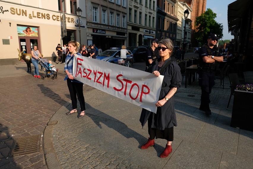 Stowarzyszenie Marsz Niepodległości i Konfederacja,...