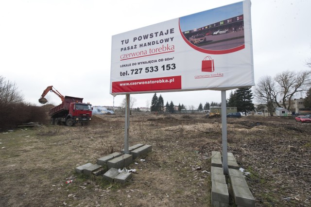 Koszalin. Powstają nowe sklepy - Czerwona Torebka i BiedronkaWiemy już, że na pewno powstanie tu nie tylko pasaż handlowy Czerwona Torebka, ale i dyskont spożywczy.