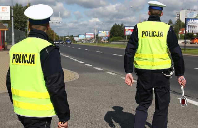 Kierowcy zostali zatrzymani do kontroli przez policjantów z grupy „SPEED” Wydziału Ruchu Drogowego koszalińskiej komendy.