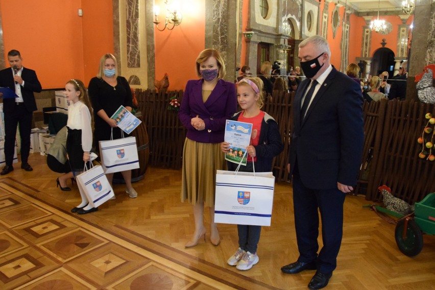 W Kielcach nagrodzono laureatów konkursu #dobrybopolski #dobryboswietokrzyski [WIDEO, ZDJĘCIA]