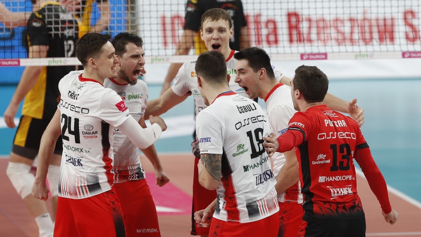 Asseco Resovia rozbiła u siebie Skrę Bełchatów 3:0 [RELACJA]