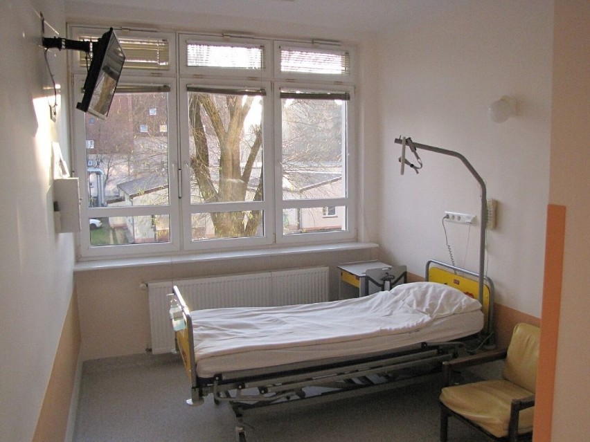 Dyrekcja szpitala w Lęborku rozważa połączenie Oddziałów Kardiologii z Oddziałem Wewnętrznym. Kardiolodzy grożą że odejdą