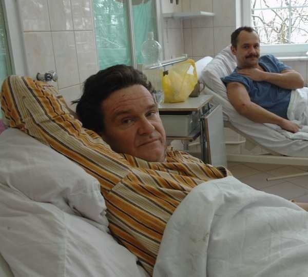 Mirosław Szewczuk i Dariusz Paczyński cudem uniknęli śmierci. Dziś mają opuścić barlinecki szpital, ale mówią, że trudno im będzie wrócić do pracy.