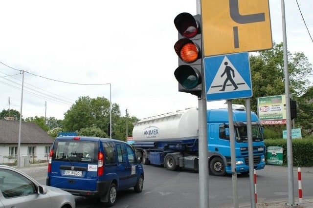 Sygnalizacja na ul. Budowlanych została wyłączona, bo okazała się niepotrzebna. Na ul. Luboszyckiej światła nadal działają.