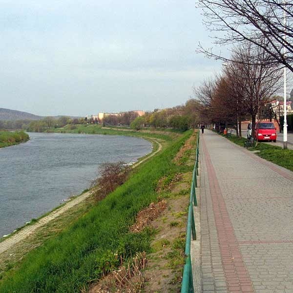 Trzeci most w Przemyślu połączyłby osiedle Kmiecie i ul. Sanocką. Od strony zasańskiej powstałby na wysokości ul. Rzecznej.