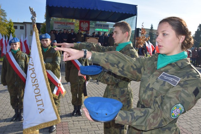 Zaszczytu ślubowania na sztandar dostąpili najlepsi uczniowie