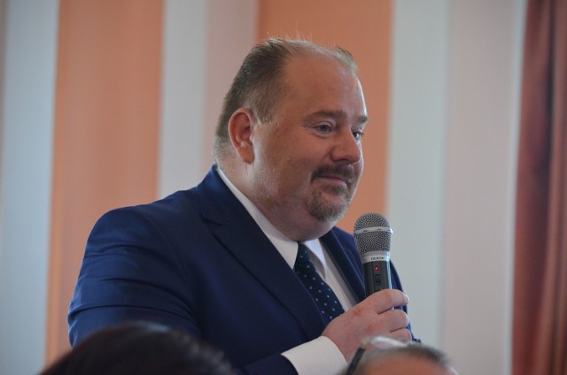 Rada nie podjęła decyzji o udzieleniu absolutorium burmistrzowi Waldemarowi Paluchowi