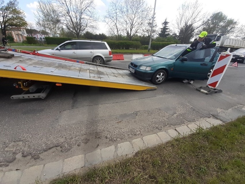 Do wypadku doszło na lewym pasie. Kierująca fordem młoda...