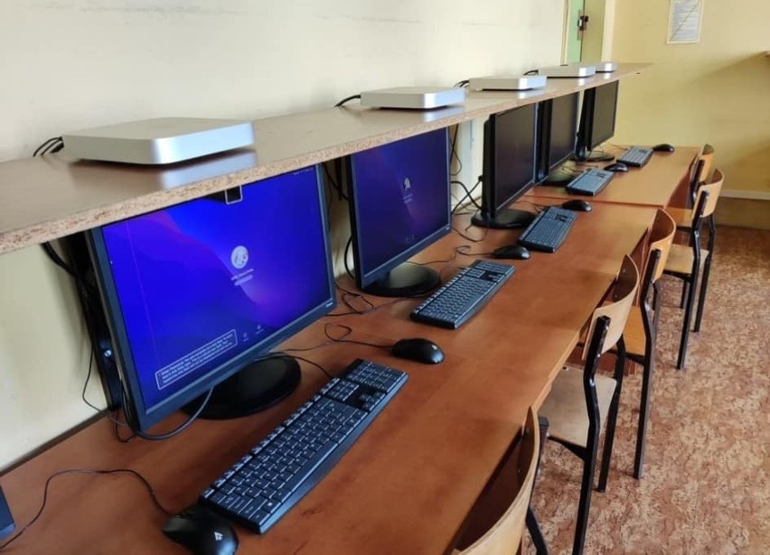 Nowoczesne komputery marki Apple dla zgierskich uczniów. Będą służyć do nauki programowania ZDJĘCIA