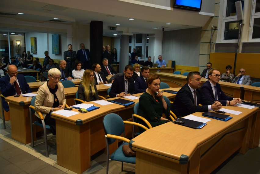 Uroczysta sesja Rady Miasta Gdyni. Radni ślubowali na kolejną kadencję [zdjęcia]