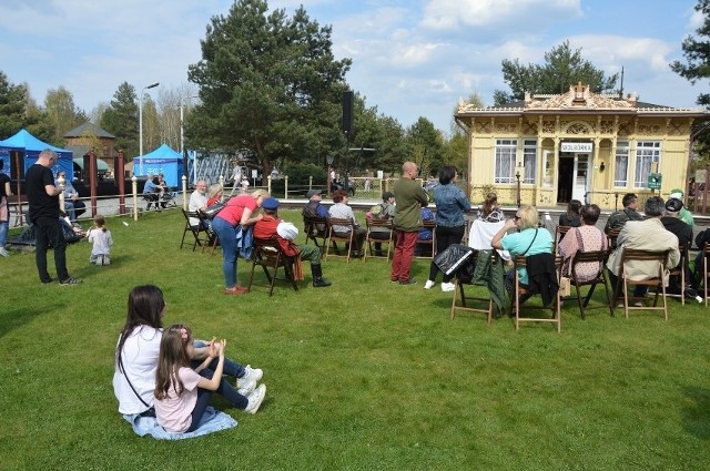 Na Majowy Piknik Ludowy w Skansenie Rzeki Pilicy zaprasza MCK. Na zdjęciach ubiegłoroczna majówka w Skansenie