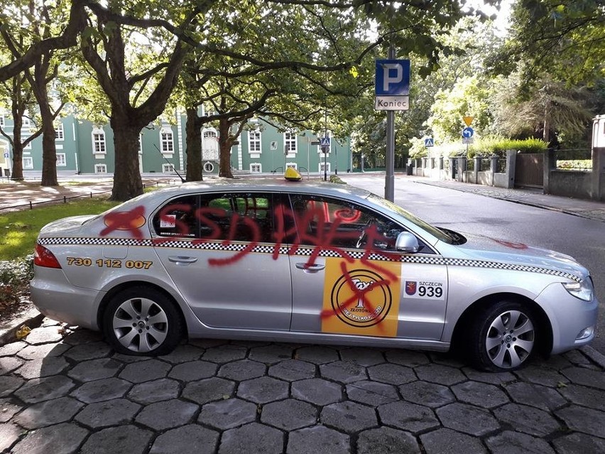 Zniszczona taksówka w Szczecinie. Kogo przestraszyła oferta najniższej ceny