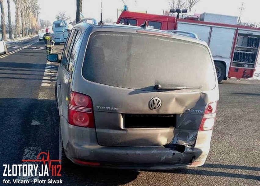Wypadek pod Legnicą. Zderzenie autokaru i dwóch aut osobowych (ZDJĘCIA)