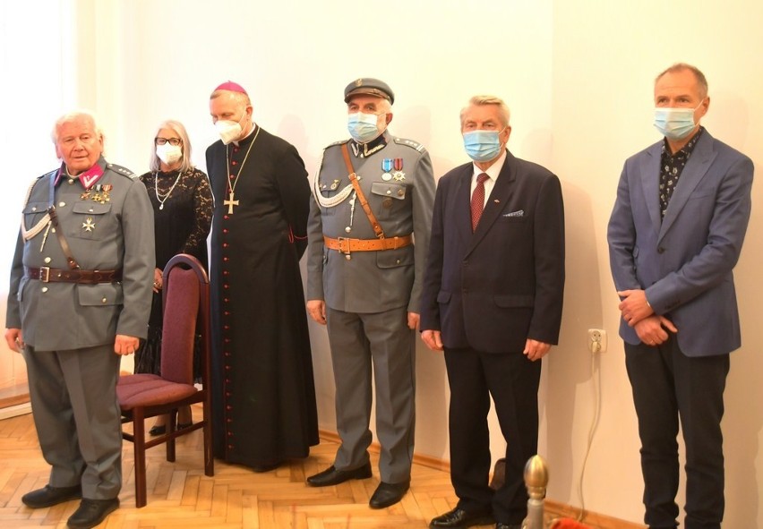 Ksiądz kanonik Stanisław Drąg, kapłan i artysta, otrzymał od prezydenta Andrzeja Dudy Złoty Krzyż Zasługi 