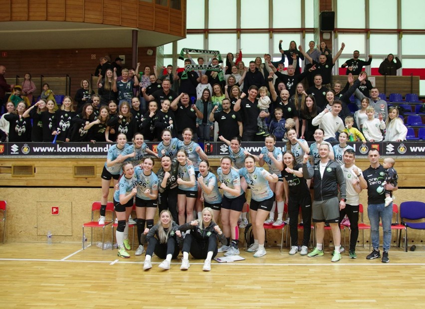 Final Four mistrzostw Polski juniorek w piłce ręcznej 2024 w Radomiu. W hali położono nową nawierzchnię 