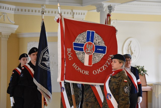 Druga część uroczystości w Dworku Eureka. Zobacz kolejne zdjęcia. Przesuwaj zdjęcia w prawo - naciśnij strzałkę lub przycisk NASTĘPNE