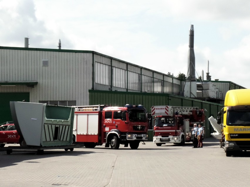 Pożar w hali fabryki laminatów w Głobinie
