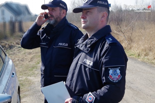 Policjanci w całym województwie śląskim kontrolują osoby poddane kwarantannie