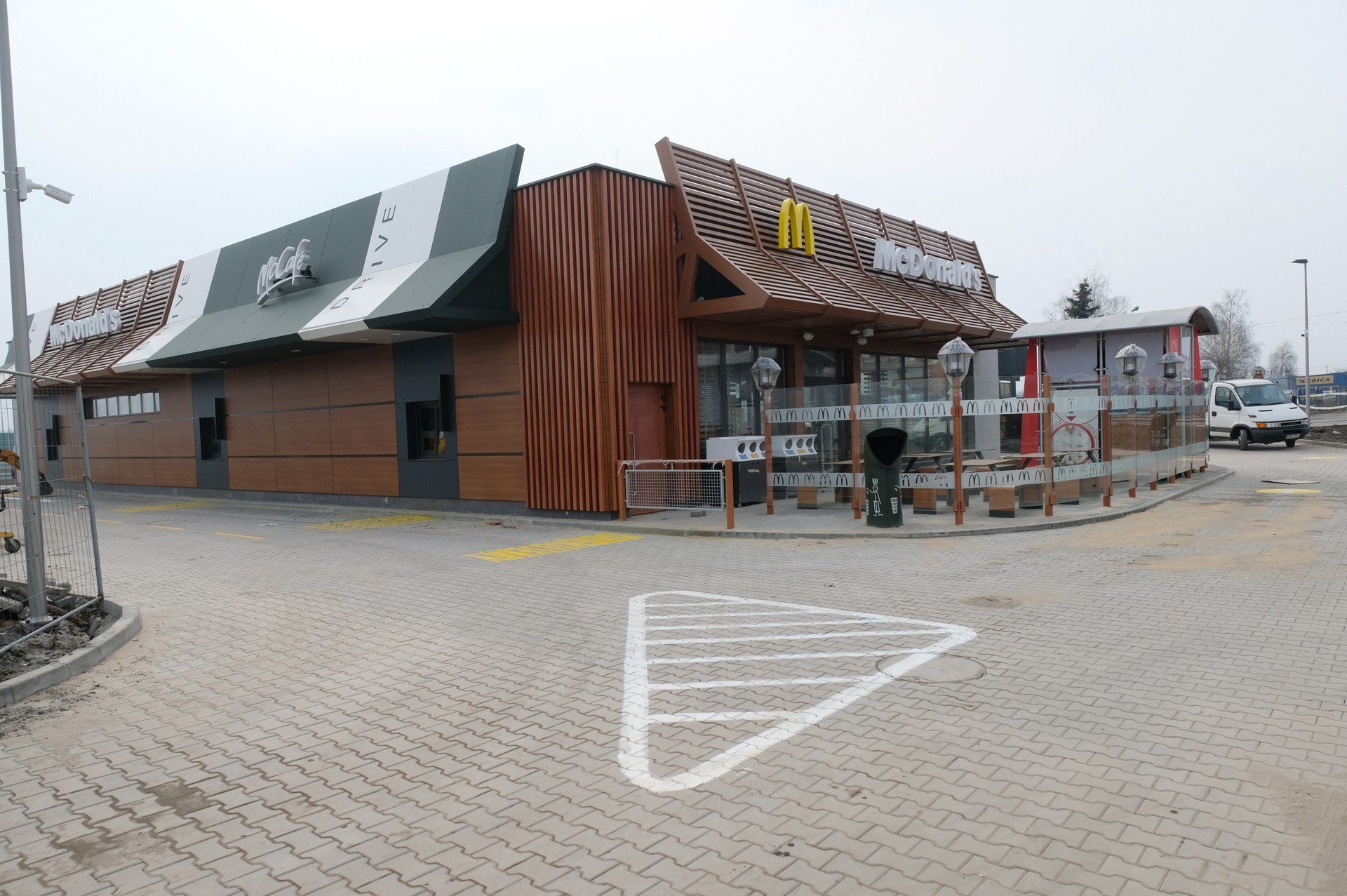 Piekary Śląskie. McDonald's na Bytomskiej gotowy. Otwarcie w marcu 2021?  Kiedy zjemy "maka" przy Kauflandzie i stacji BP | Dziennik Zachodni