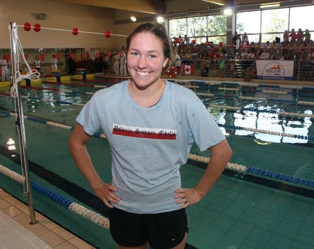 Zosia Niemczak ze Stanów Zjednoczonych zdobyła złoty medal na 50 metrów stylem motylkowym w kategorii 14-18 lat.