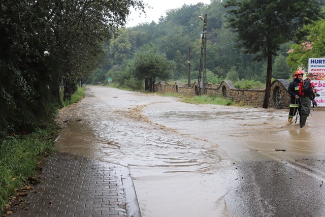 Tak wyglądała w środę droga powiatowa Myślenice-Trzemeśnia-Wiśniowa