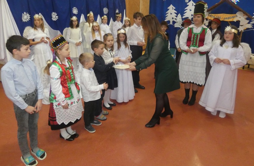 Wigilia szkolna w PSP w Czarni, 22.12.2022. Zdjęcia