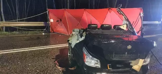 17 kwietnia 2023 roku na mokrej drodze w Starej Słupi doszło do czołowego zderzenia ciężarowego mana i osobowego BMW. Kierowca i pasażerowie z osobówki zginęli na miejscu.