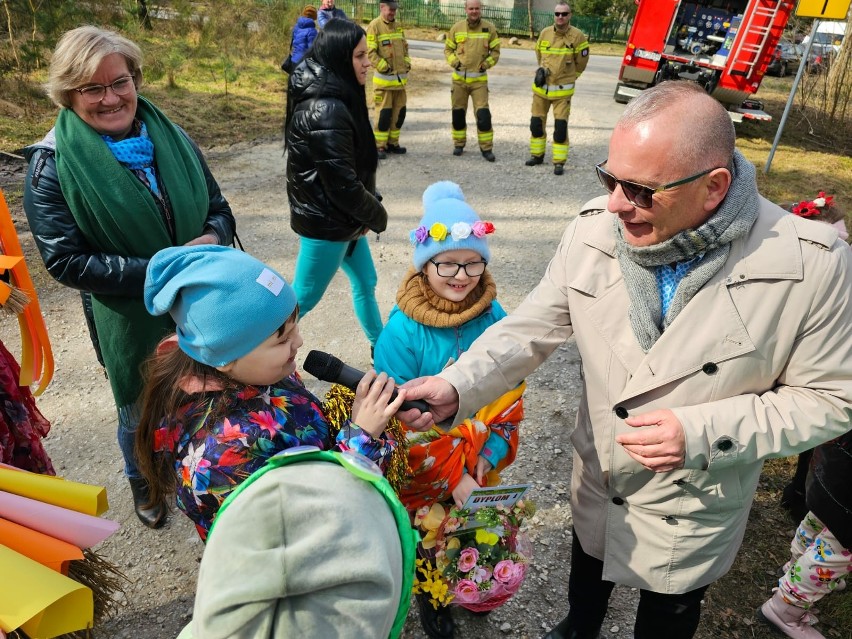 Wiosna zagościła w Wiośnie w gminie Radoszyce. Wraz z nią radoszyccy uczniowie i przedszkolaki