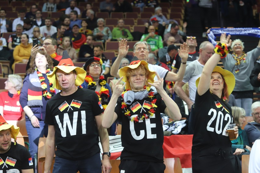 Kibice reprezentacji Niemiec na meczu tej drużyny z Algierią...