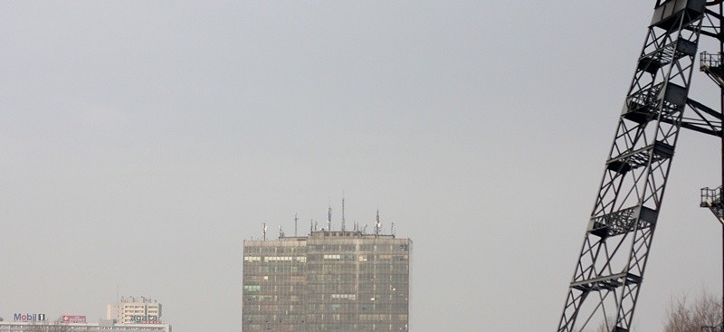 Katowice: Wieżowiec DOKP przy Spodku jest na sprzedaż. Za 14 mln zł [ZDJĘCIA]