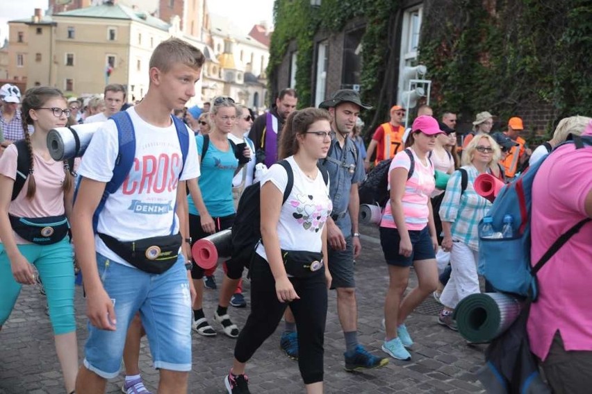 Kraków. Pielgrzymi tłumnie ruszyli na Janą Górę [ZDJĘCIA]