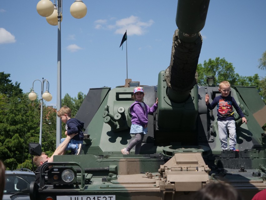 Piknik z podhalańczykami w Rzeszowie.  Pokaz sprzętu wojskowego, grochówka [ZDJĘCIA, WIDEO]