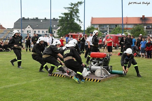 Gminne Zawody Sportowo-Pożarnicze przeprowadzono na stadionie miejskim w Oleśnie. Wystartowało 260 strażaków i strażaczek z 26 drużyn z 14 jednostek Ochotniczych Straży Pożarnych z gminy Olesno. Nie startowały OSP Broniec (w tym samym dniu jednostka brała udział w Zawodach Sikawek Konnych w Szemrowicach) i OSP Leśna.