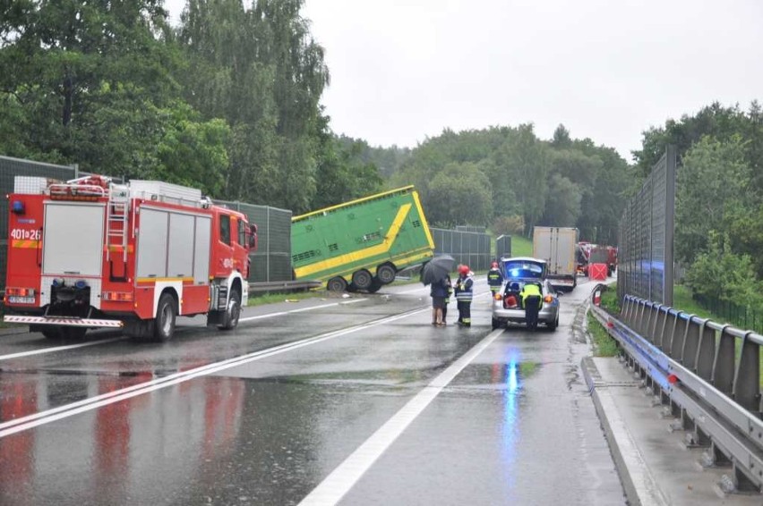 Wypadek w Bochni na DK 94. Nie żyją dwie osoby [ZDJĘCIA, WIDEO]