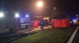 Wypadek śmiertelny w Sarnowie ZDJĘCIA i WIDEO Samochód potrącił trzy kobiety na przejściu, dwie zginęły na miejscu na DK 86. Nie zauważył