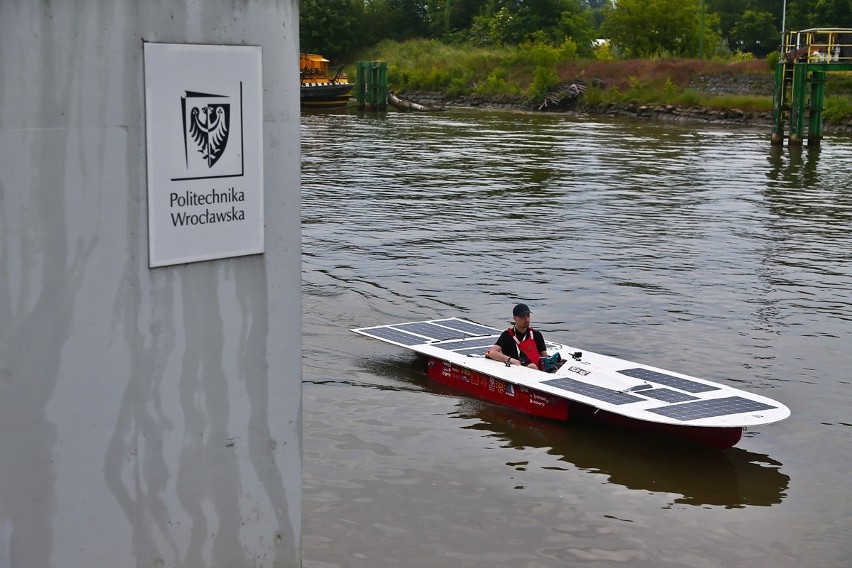 Nietypowa łódź na Odrze. To testy przed międzynarodowym wyścigiem