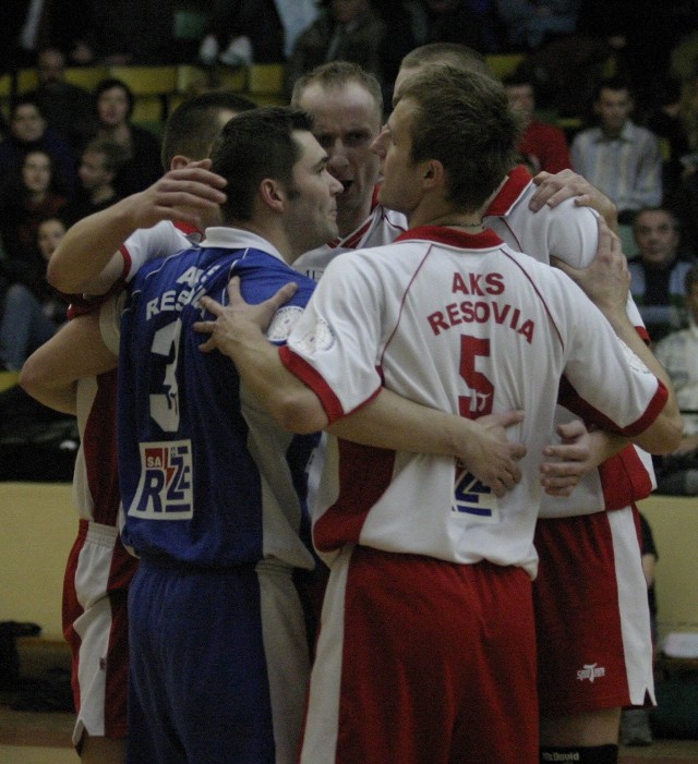 W pierwszej rundzie rozgrywek drużyna Resovii fetowała osiem zwycięstw.