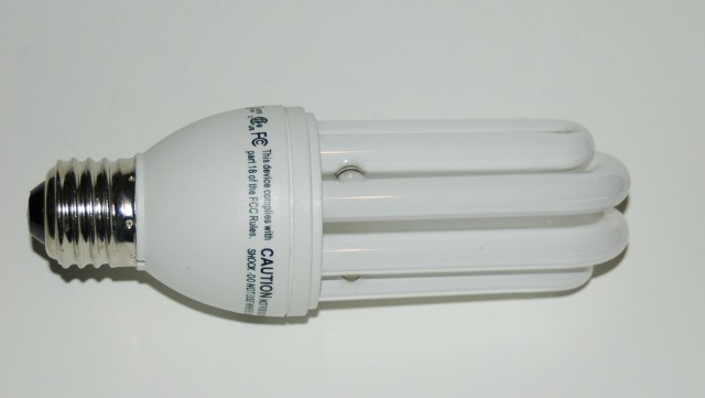 świtlówka kompaktowaŚwietlówki kompaktowe zawierają rtęć