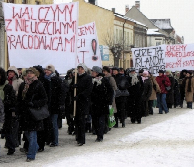 W grudniu pracownicy Collar Textilu protestowali na ulicach miasta, domagając się wypłaty zaległych pensji.
