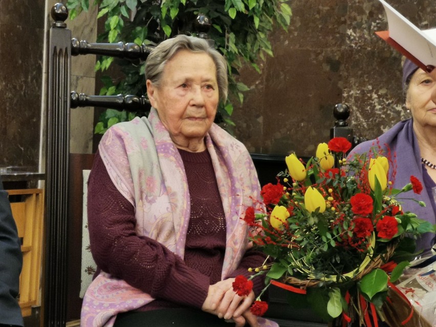 Chrzanów. Janina Przebindowska ma już 100 lat. Seniorka cieszy się dobrym zdrowiem i kondycją [ZDJĘCIA]
