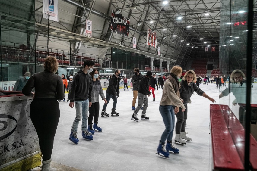 Lodowisko Cracovii zaprasza chętnych do ślizgania