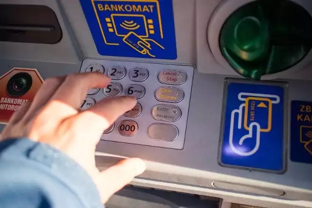 Funkcjonariusze policji interweniowali 16 maja o poranku w Dusznikach, gdzie doszło do uszkodzenia bankomatu. Policja nie udziela na razie szczegółowych informacji.