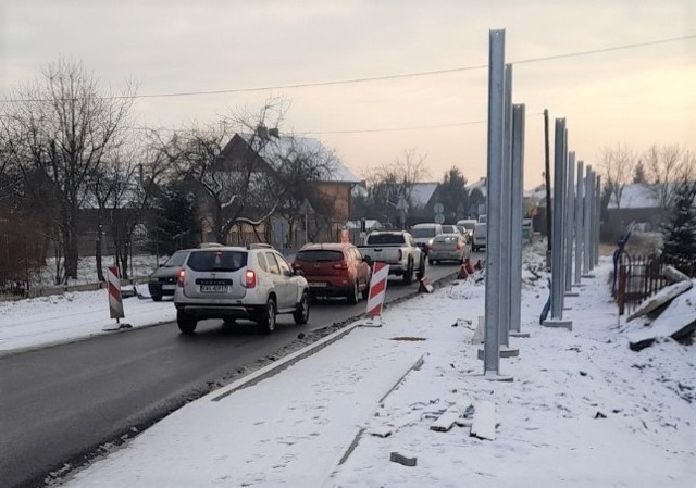 Budowa obwodnicy Podolsza (gm. Zator) w ciągu drogi wojewódzkiej 781 ciągle jeszcze trwa. Większość inwestycji jest gotowa, ale zakończenia prac jeszcze nie widać