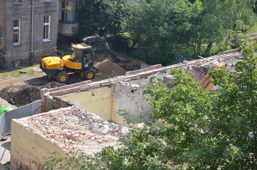 Przebudowa Biedronki i budowa pasażu handlowego przy ul....