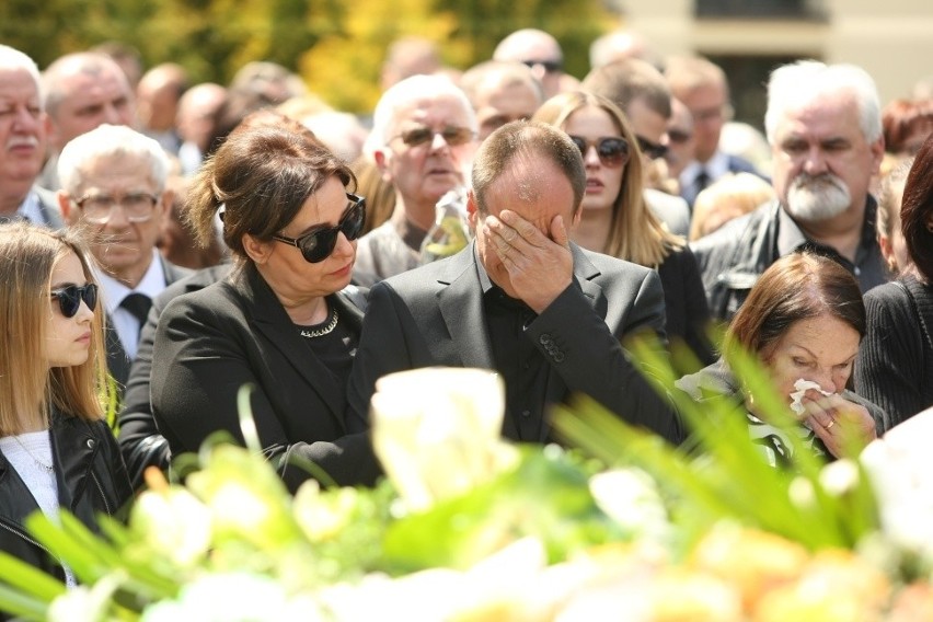 Wrocław: Pogrzeb ojca Pawła Kukiza. Tadeusz Kukiz spoczął na cmentarzu przy ul. Bardzkiej