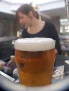 Konsumenci docenili i według specjalistów nadal będą doceniać smakowitość piwa, którą można uzyskać nie poddając go pasteryzacji, a jedynie warząc, fermentując i leżakując z zachowaniem terminów wynikających z tradycyjnej technologii warzenia piwa.