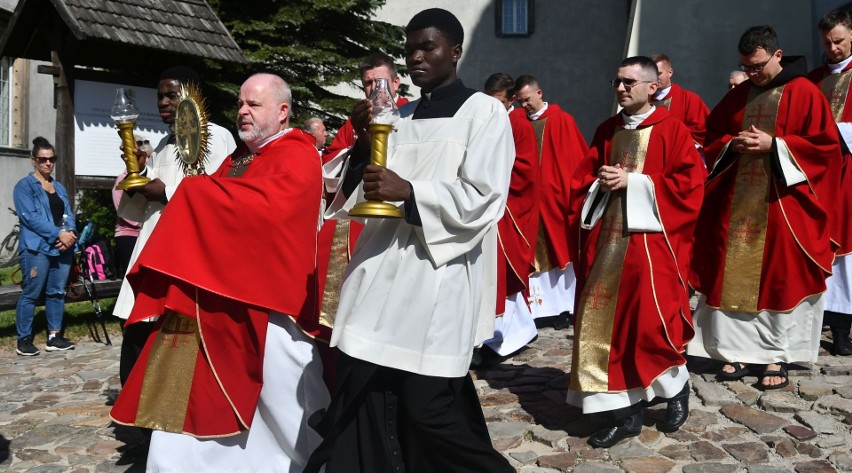 Liczna grupa członków Rycerstwa Niepokalanej z diecezji radomskiej uczestniczyła w ogólnopolskim zjeździe na Świętym Krzyżu