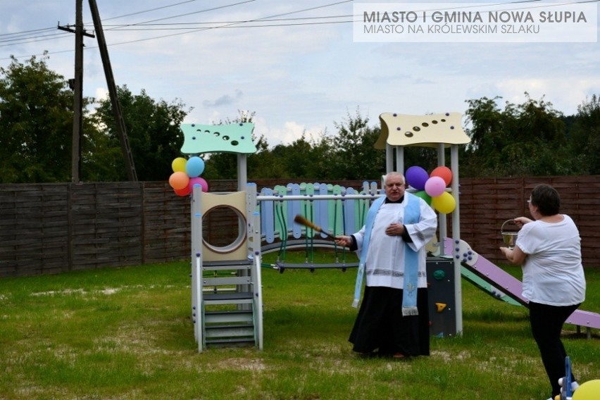 Plac zabaw z prawdziwego zdarzenia powstał w Rudkach, w gminie Nowa Słupia. Podczas uroczystego otwarcia dzieciaki szalały z radości ZDJĘCIA