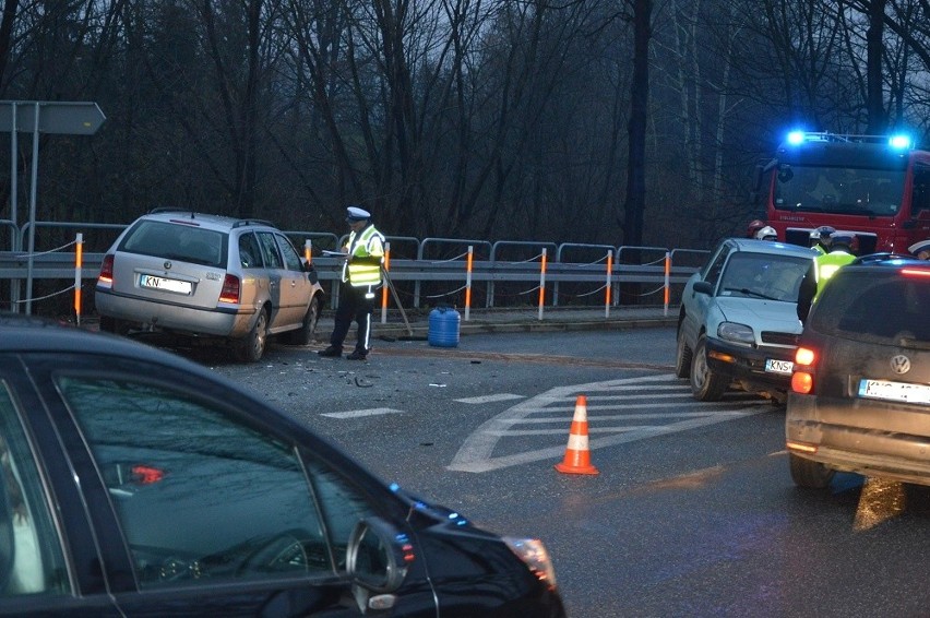 Nawojowa. Wypadek zablokował drogę krajową [ZDJĘCIA]